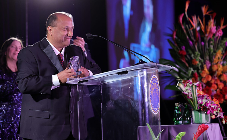 Dr. Sunder Receives Golden Axon Leadership Award